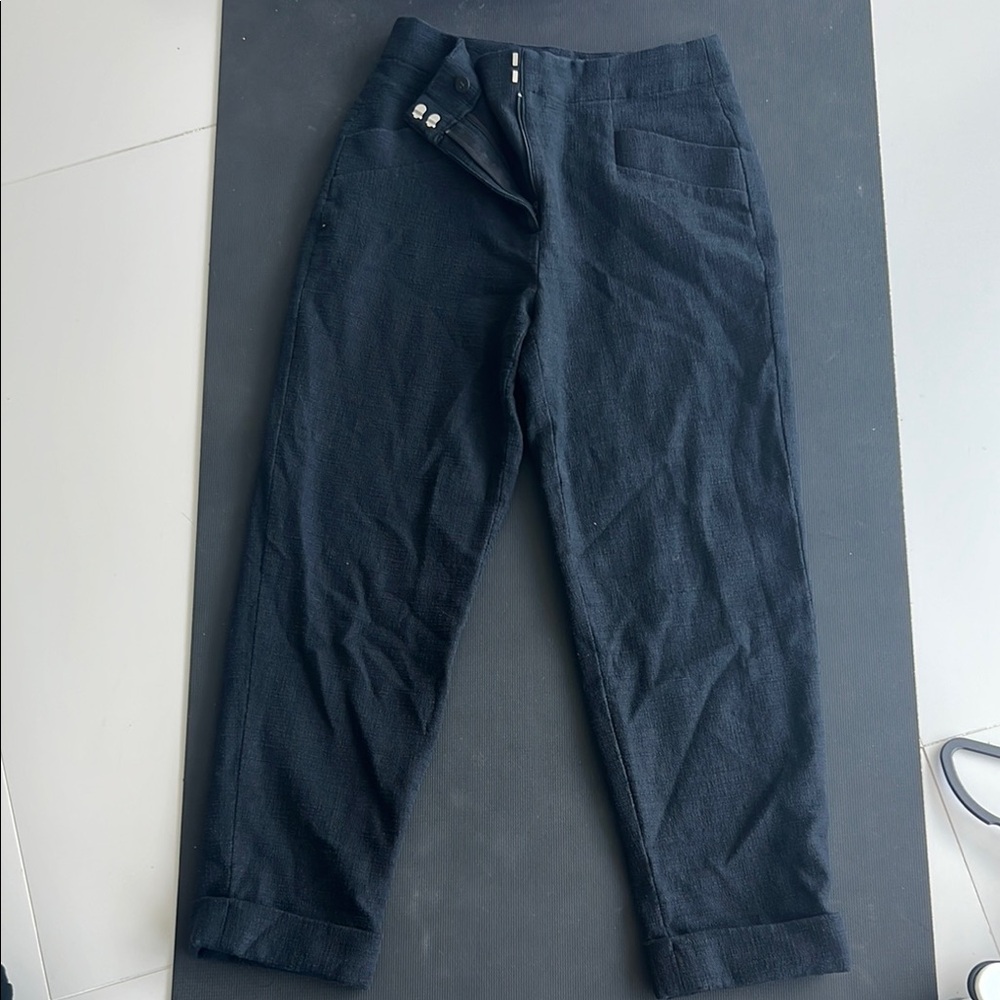Club Monaco women’s Trousers. Navy. Size 4
